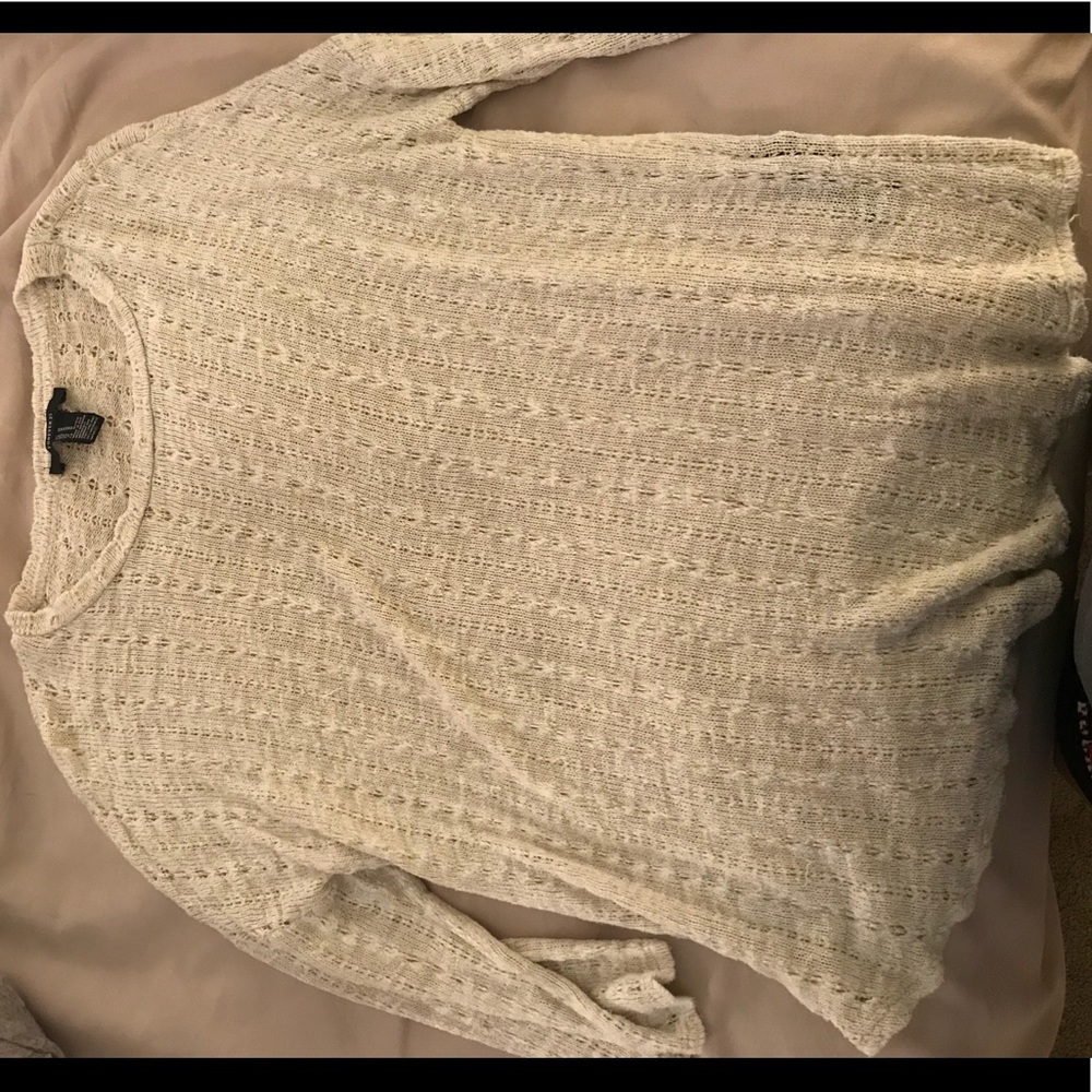 Light weight sweater
